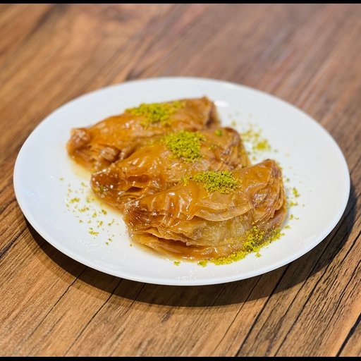 باقلوا سرشیر کارامل