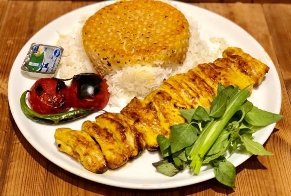 چلو جوجه کباب زعفرانى (سینه)